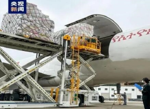 深圳机场又一条跨境电商专线和东南亚进口水果空运专线开通